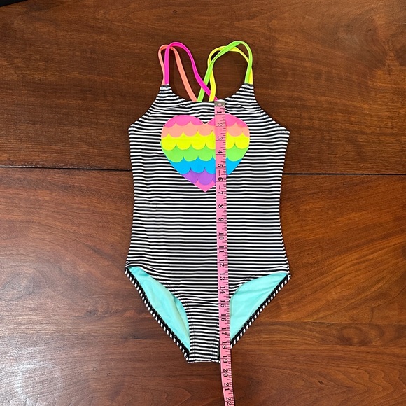 Girls Size 10 Colorful Fish Scales Print Heart Criss Cross Strap 1Piece Swimsuit - Picture 3 of 10